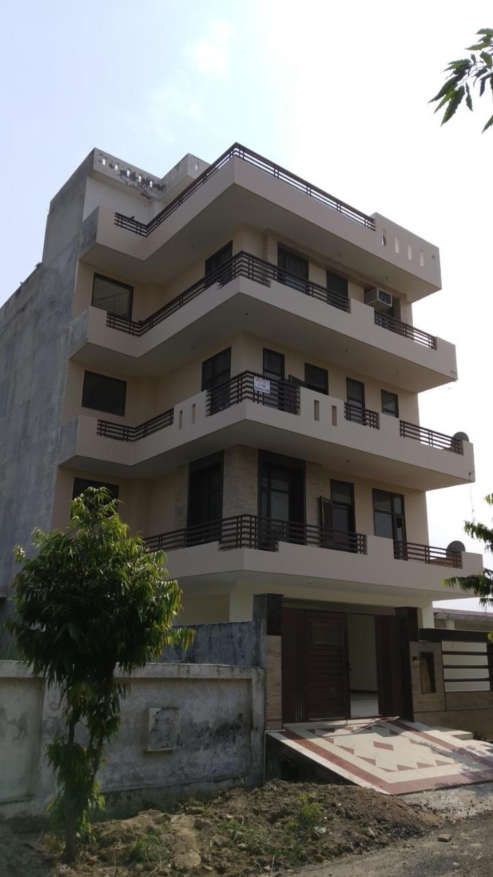 Sapphire Residency Noida Bagian luar foto